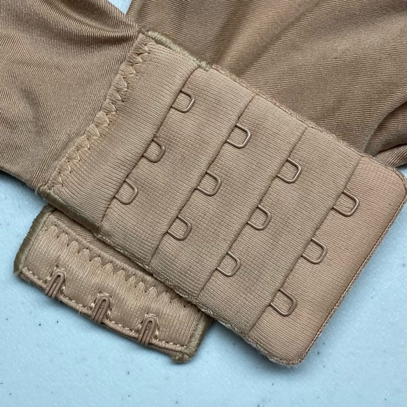 VS TAN "Body By Victoria" Wireless, 40DD. *P10 - Picture 9 of 9